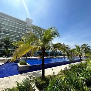  Apartment Beachfront Bliss-2br Haven Steps From Sandy Shores